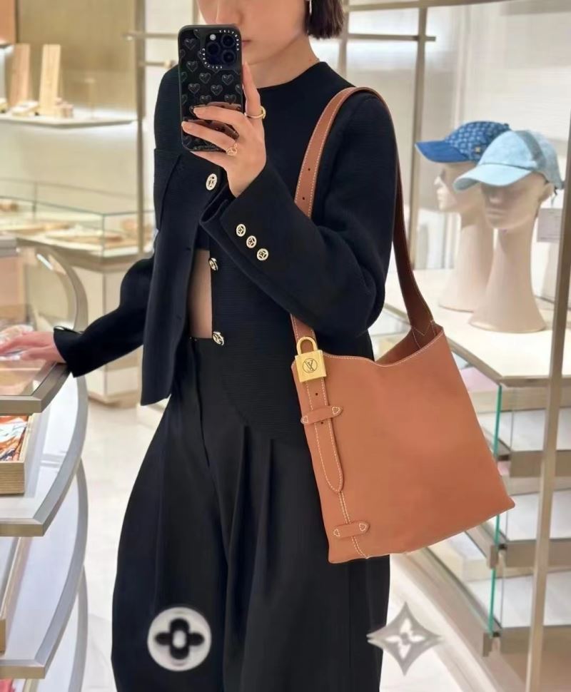 Louis Vuitton Hobo Bags